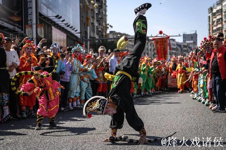 饶平武术英歌队问鼎普宁“英超”总冠军，传统文化迸发青春活力